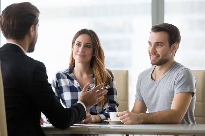 BOOSTING SALES WITH EFFECTIVE COMMUNICATION TECHNIQUES: A COMPREHENSIVE GUIDE | Austin Tommy