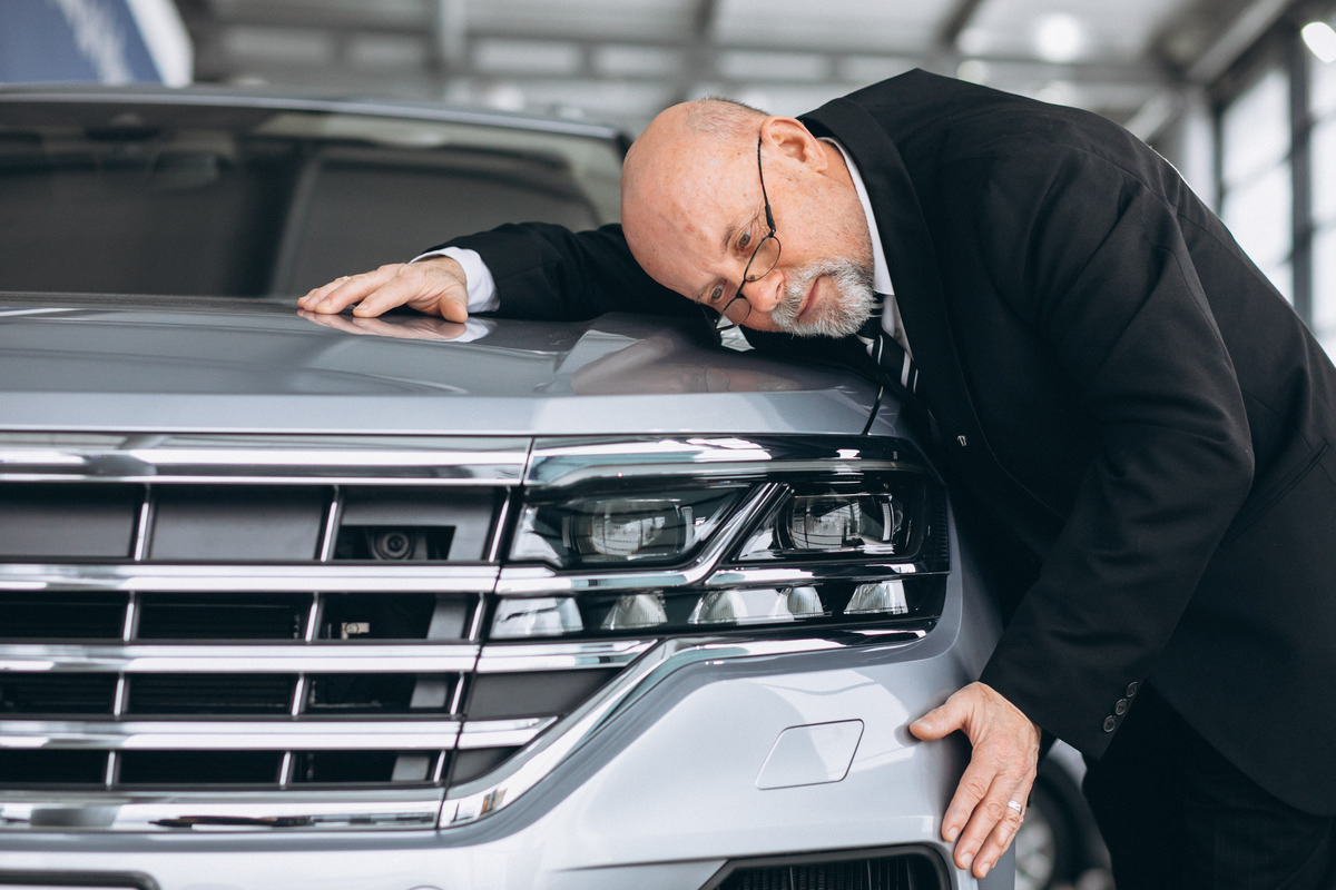 The Ultimate Guide to Luxury Car Care in UAE's Extreme Climate