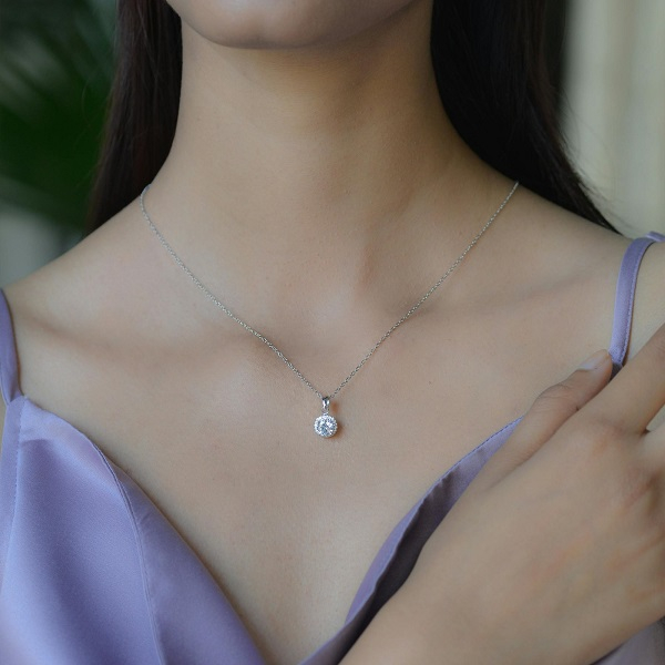 The Beauty and Benefits of Lab-Grown Diamond Pendants
