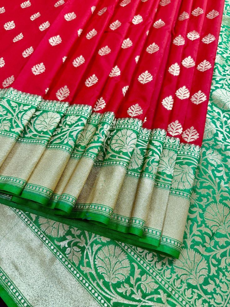 Red Saree With Green Border: Perfect Blend of Tradition and Elegance 